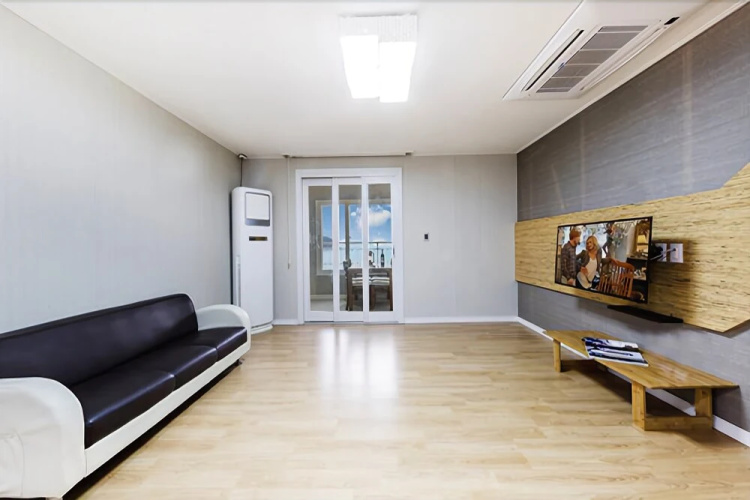 Geoje Beach Mongdol House Pension