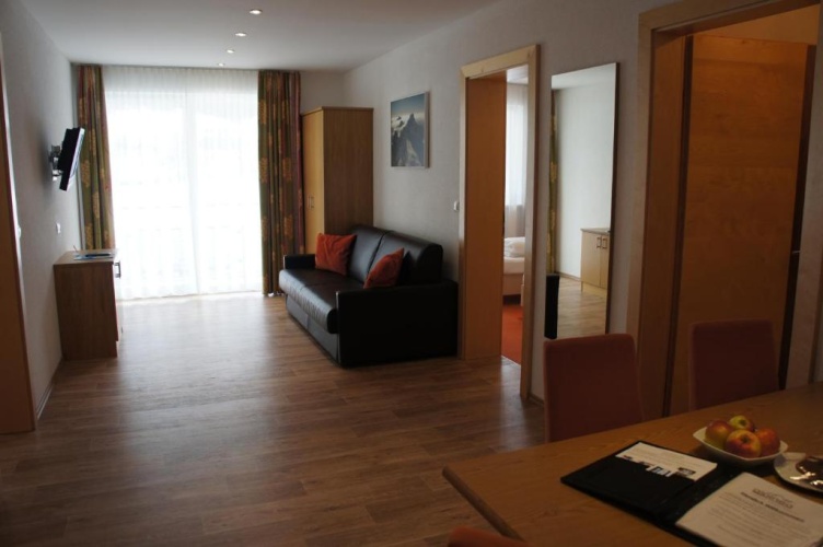 2 Bedrooms Deluxe Apartment