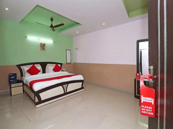 Vasundhra Heights Hotel By Oyo