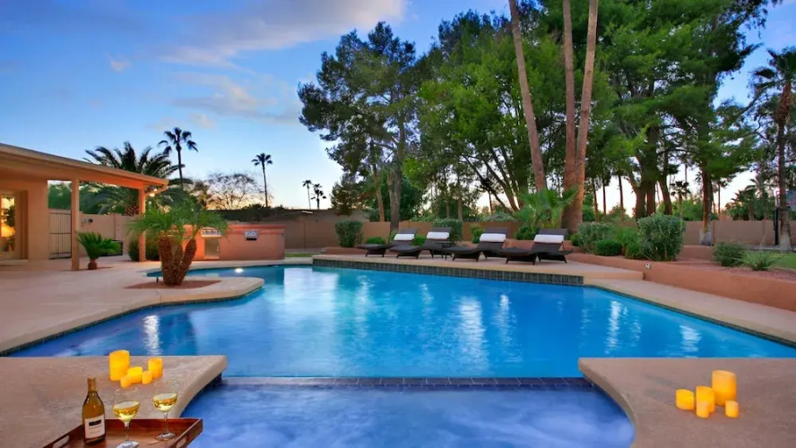 Mountain Views & Heated Pool/spa & Amenities Galore!