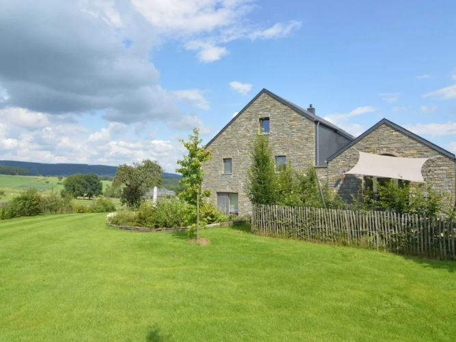 Scenic Cottage in Rahier