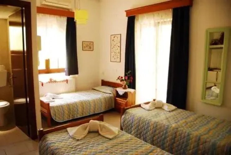 Atzanou Rooms