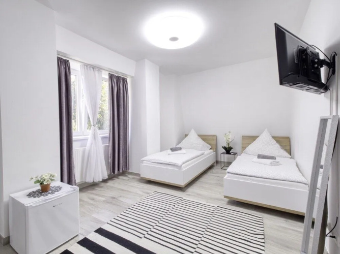 Amanda Hostel