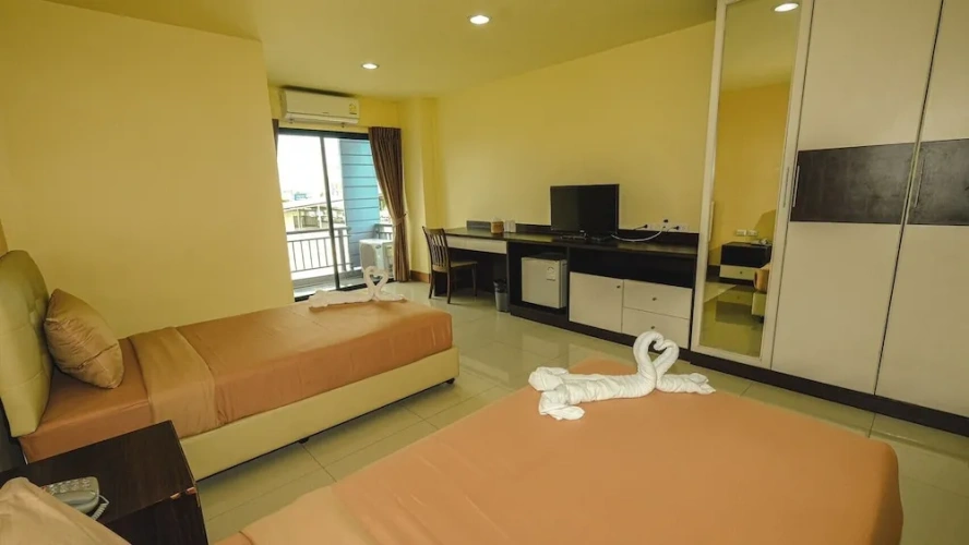 Standard Twin room with balcony
