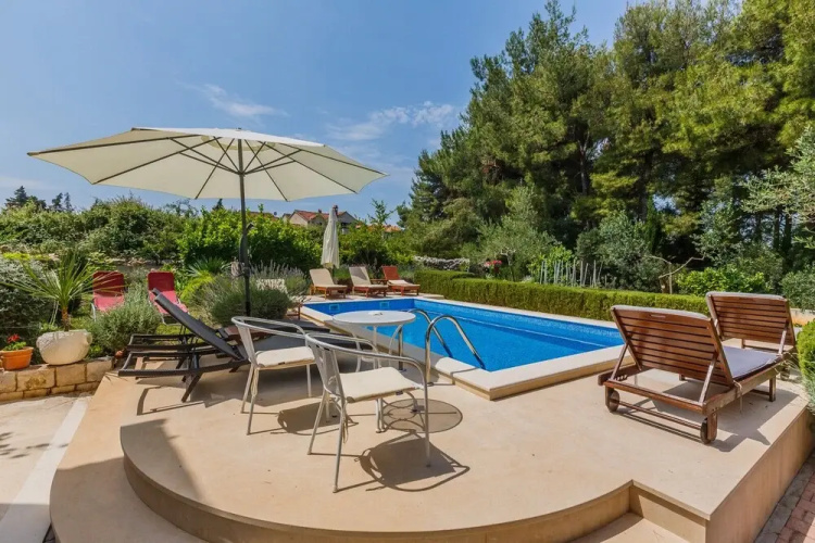 Sanda - With Pool - H