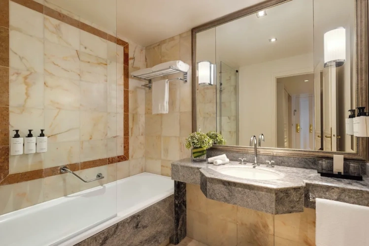 Prince de Conde Double Suite