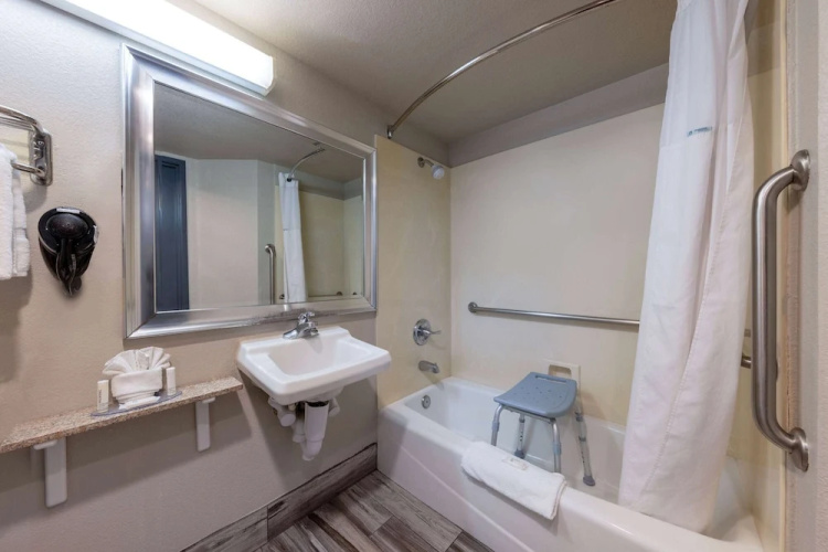 Days Inn Lathrop
