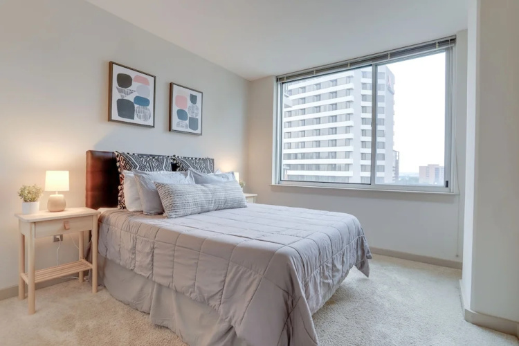 Wonderful 2BR Condo at Crystal City