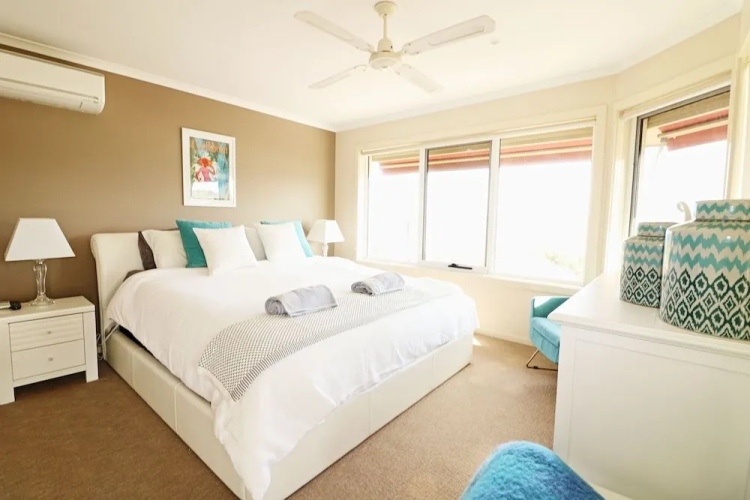 Bar Beach House