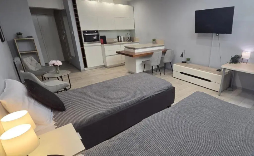 Light Rooms Apartment