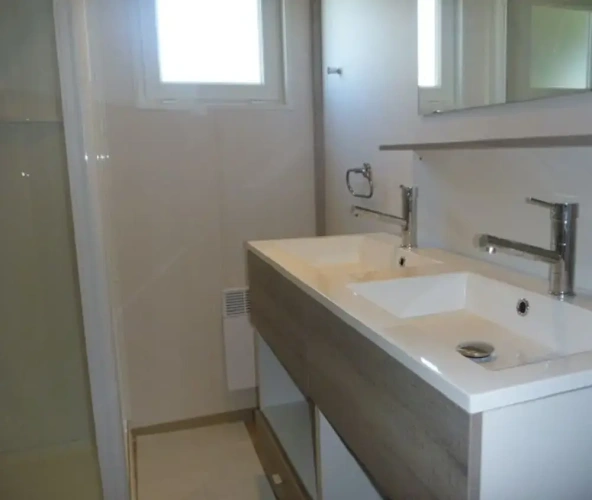 3 Bedrooms Comfort room