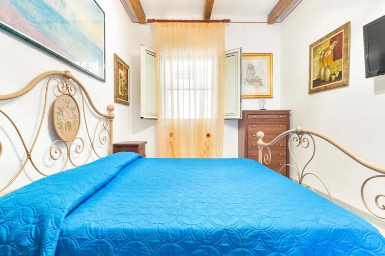 2147 Villa Giulia & Sara