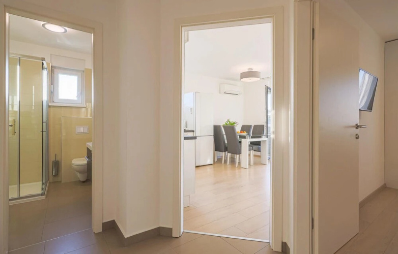 Awesome Apartment in Pula With Jacuzzi, Wifi and 2 Bedrooms