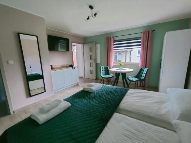 2 Bedrooms Apartment