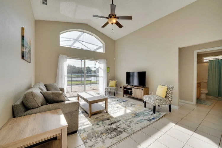 4 Bedrooms Cottage