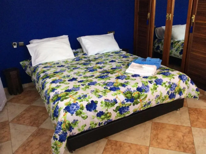 Lhostel