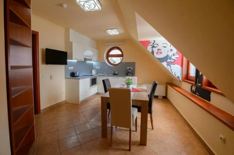 HR Apartmanhz