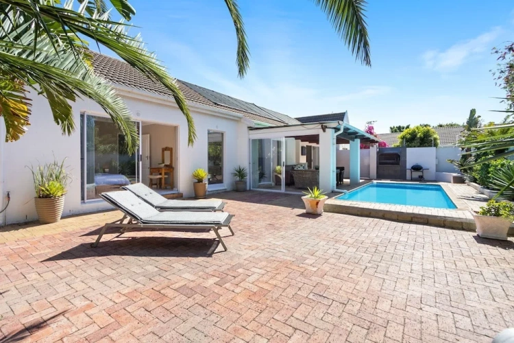 3 Bedrooms Cottage