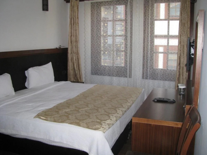 Simre Otel
