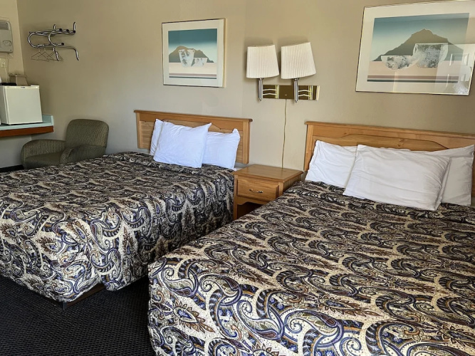 Silver Spur Motel Lander