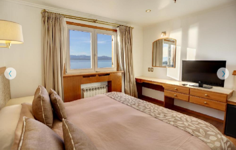 Standard Twin room with view