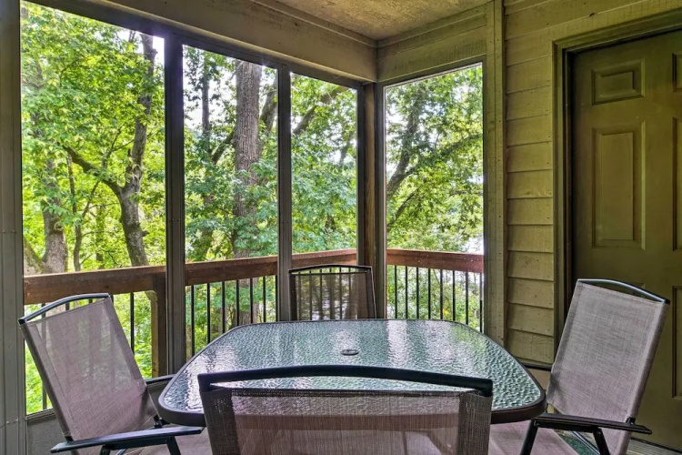 Lakefront Branson Penthouse w/ Resort Amenities!