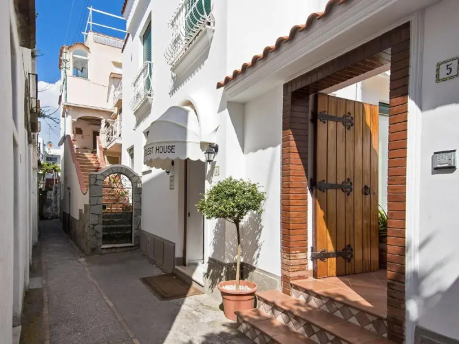 San Nicola Guest House