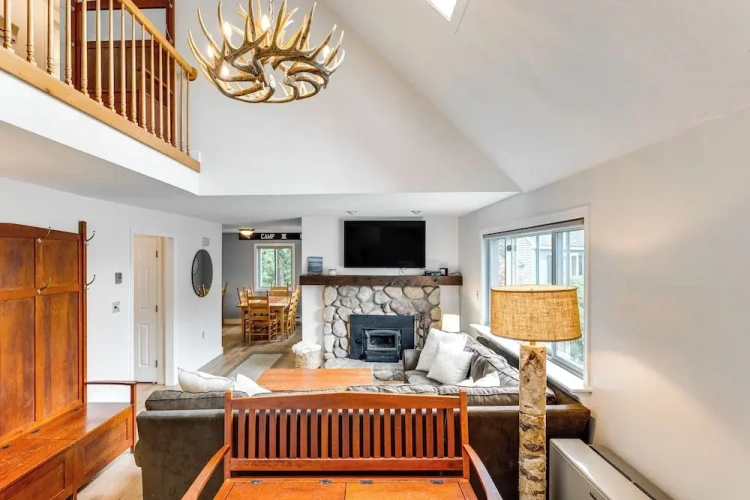 4 Bedrooms Apartment