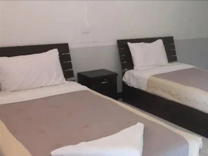 Bed & Breakfast Service Guesthouse