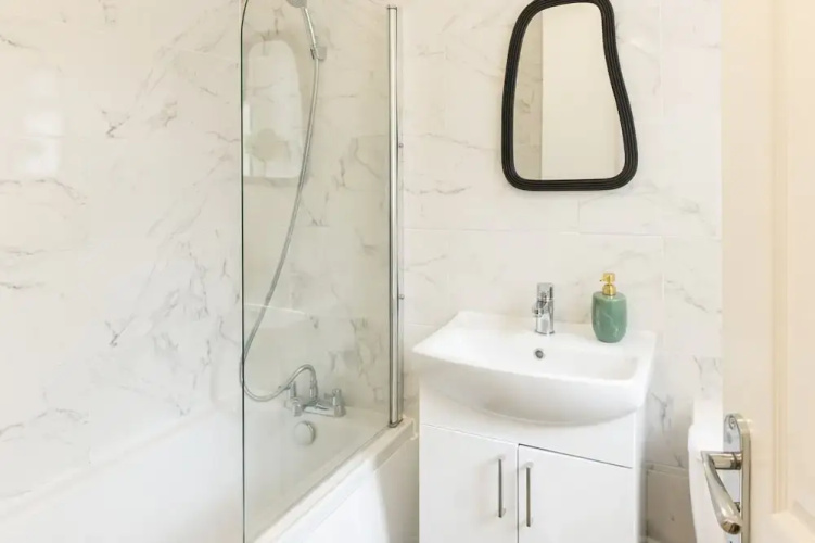 Host Stay Bardsay Road