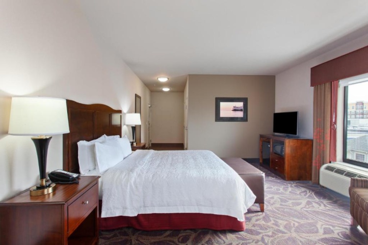 Standard room with balcony and with water view