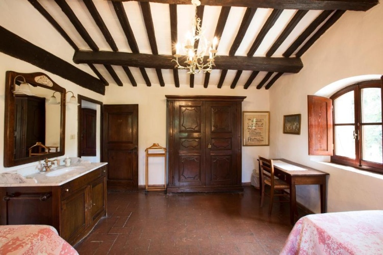 3 Bedrooms Apartment