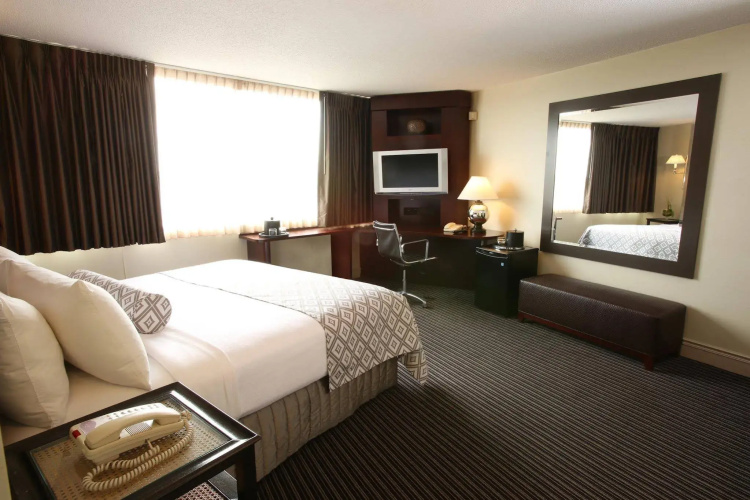 Crowne Plaza Syracuse