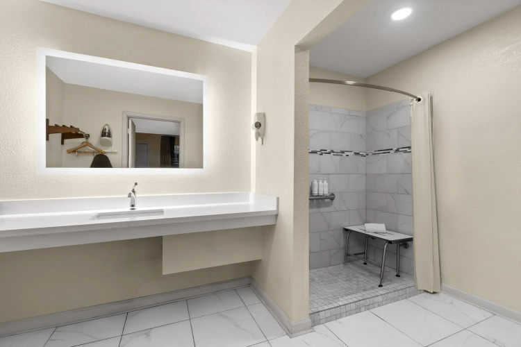 Super 8 by Wyndham New Orleans