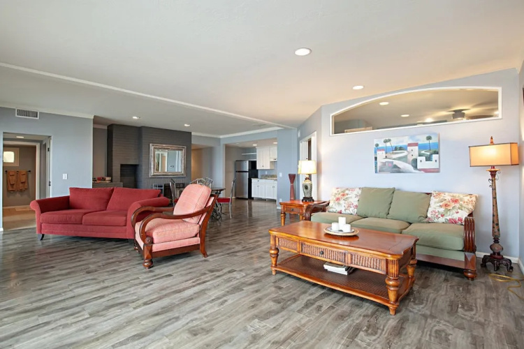 1121 Oceanside - 4 Br Home