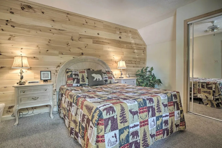 Furnished Deck & Grill: Rustic Pigeon Forge Cabin