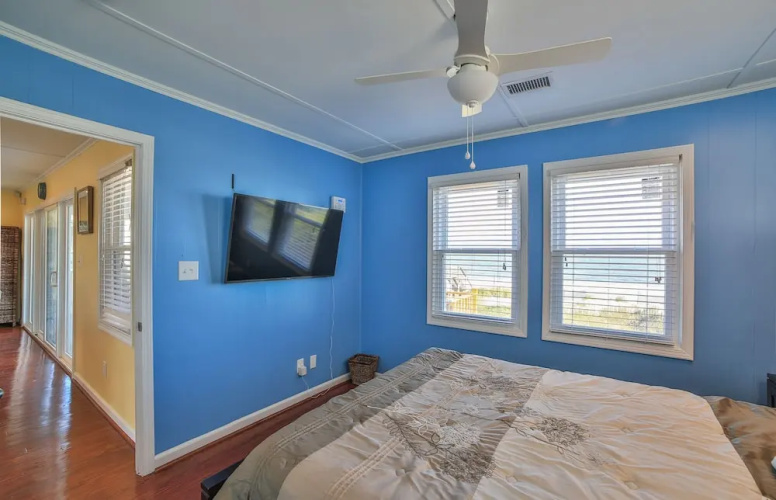 1691 E. Folly Beach - 3 Br Home