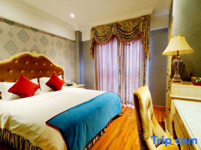 Standard Double room with view