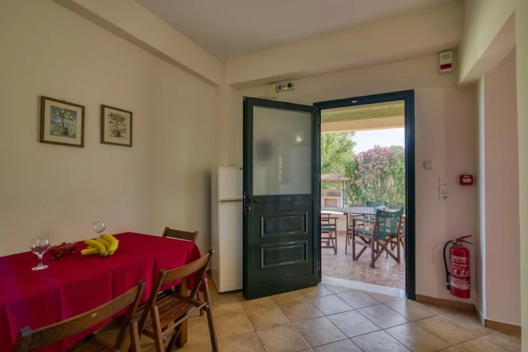 2 Bedrooms Family Cottage beachfront