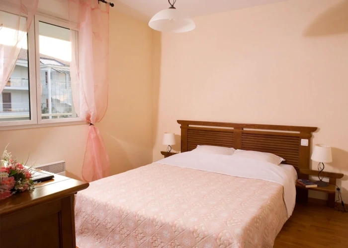 2 Bedrooms Cottage