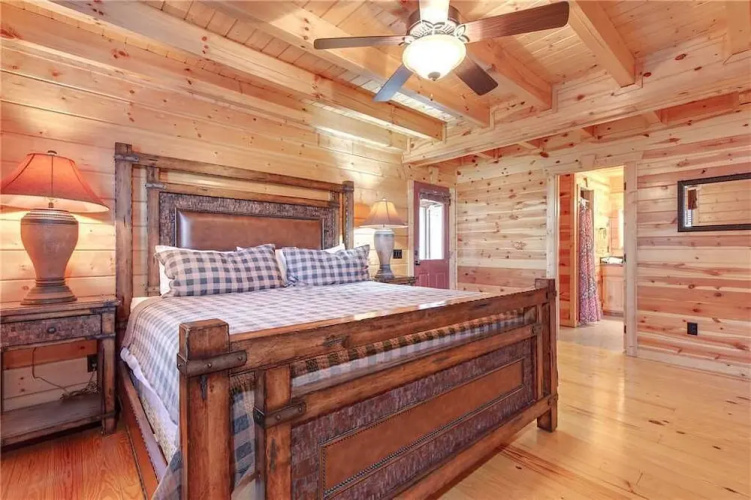 Marlenes Hideaway 3 - Three Bedroom Cabin