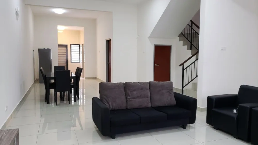 4 Bedrooms Cottage