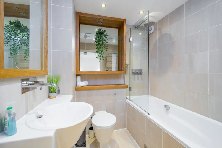 Deluxe 2Bed Duplex Apartment & parking