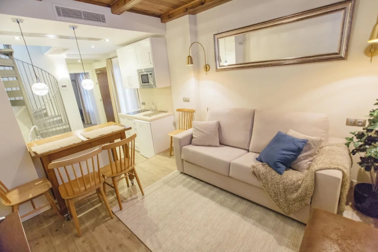 One&Lux Byron Suites