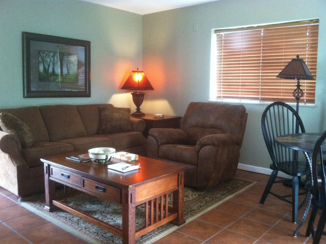 Laurel Inn Condominium