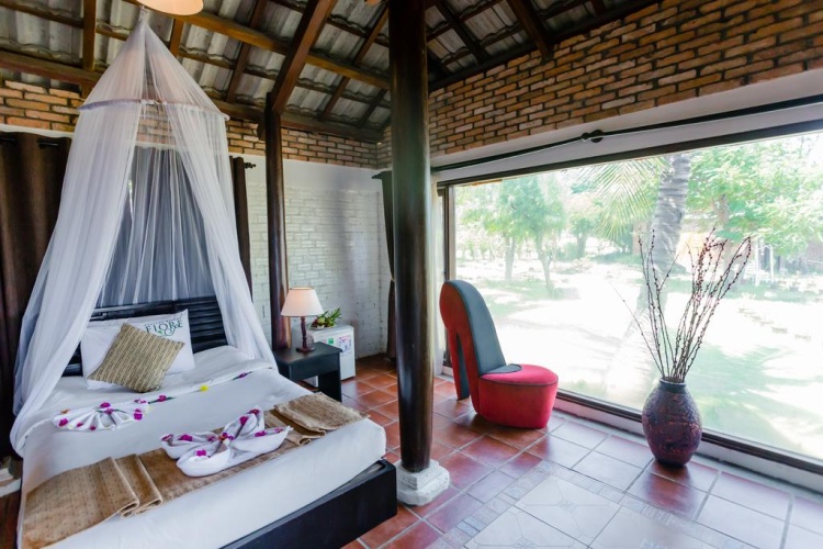 Bungalow beachfront