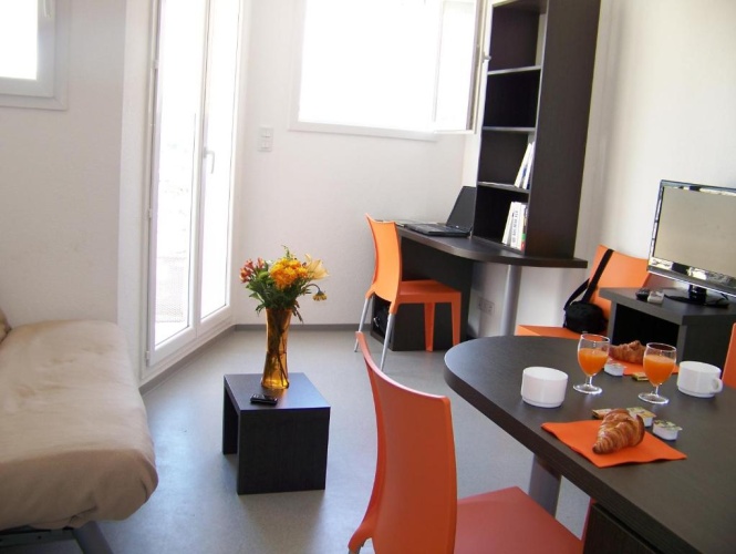 Studio with balcony and with view