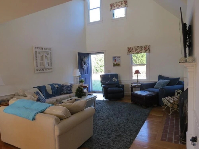 26 Whiteleys Way - Four Bedroom House