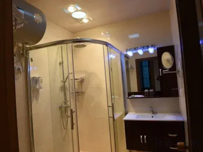 Hefeng Courtyard Inn