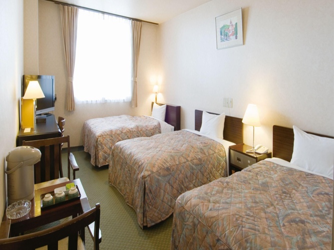 Standard Triple room
